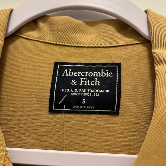 Brand new Abercrombie & Fitch tan blouse size S - Picture 3 of 5